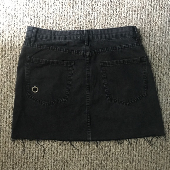 Forever21 distressed denim mini skirt with eyelets - Picture 4 of 4